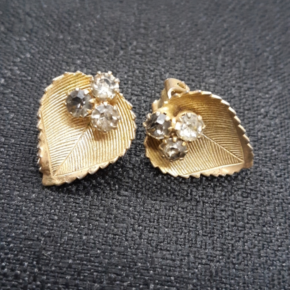 Vintage crystal clip on earrings
